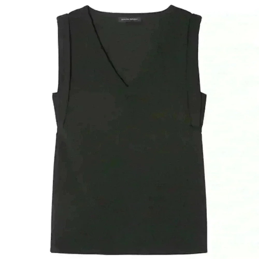 *NWT* Banana Republic Sleeveless V-Neck Top/Blouse